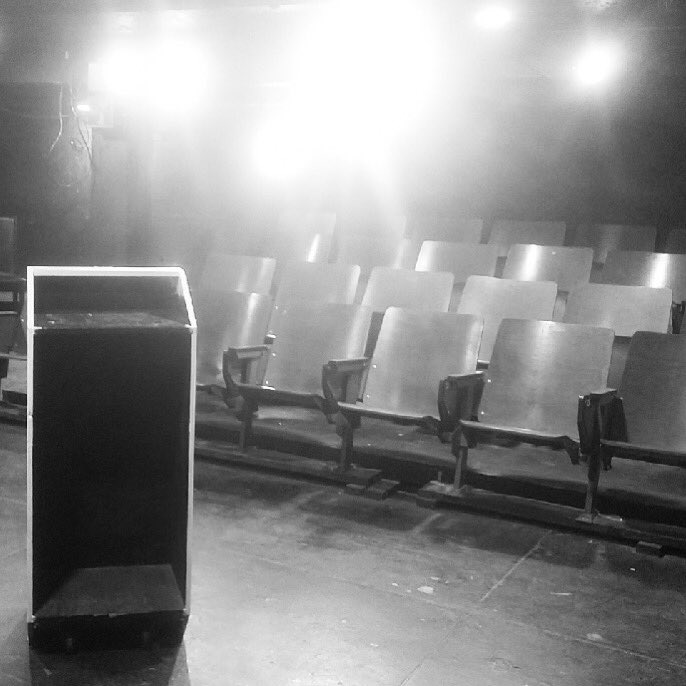 fullofcrow's tweet image. Pics from CrowShow on our FB and Instagram. #fullofcrowpress #fullofcrow #bayareapoetry @paulcormanroberts