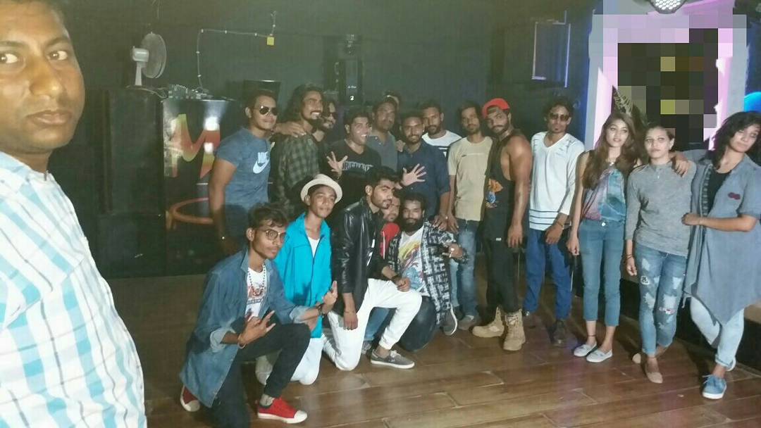 Rathori_Raj's tweet photo. TEAM #shaharNashedi .. Today presenting the surprise of Diwali. Spread further ahead.2 p.m
#AlbumPresentation
#MusicVideo
#BalveerBhaba https://t.co/4P9CZmXKcZ