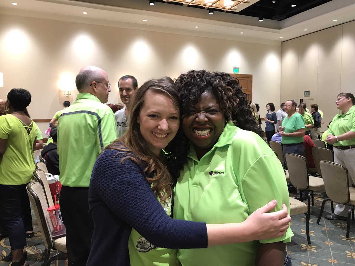 Jason_marilou's tweet photo. Amazing day at the builders school!! @JimORielly @KStAmandMachine @danny_krug @neelymachine @OrtegaPrime23 @KartchnerTrent @bryanamcclure https://t.co/RZicsyXIeF