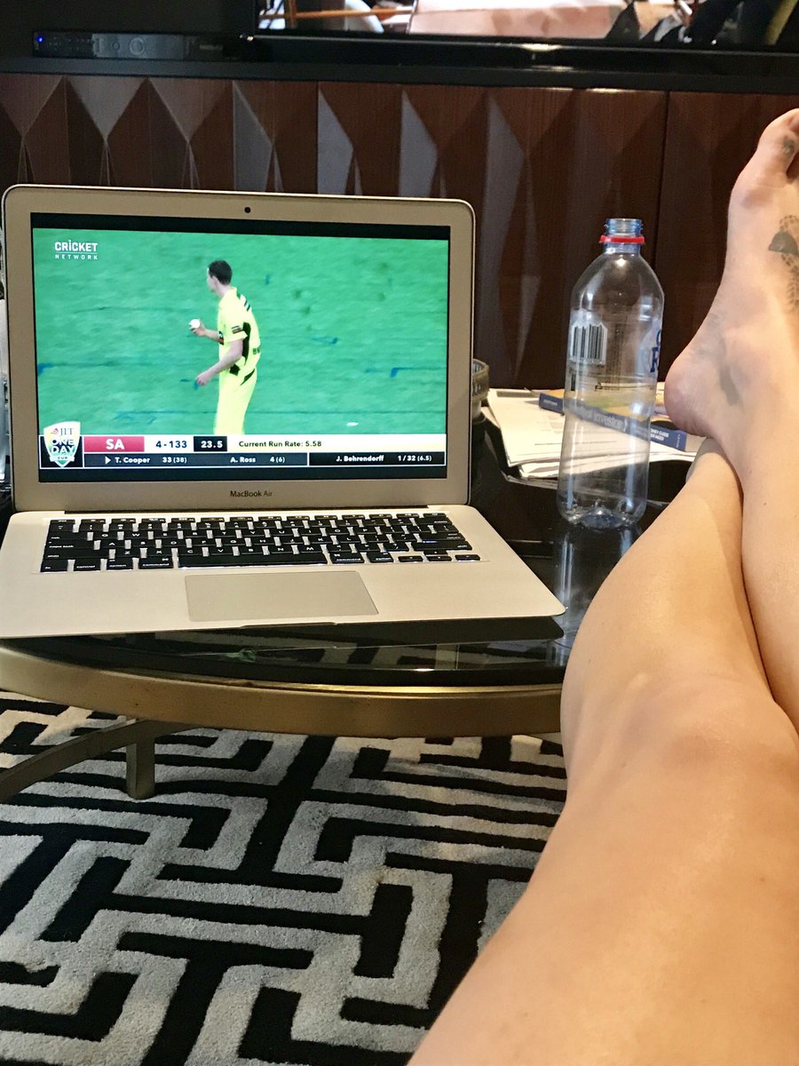 megan_schutt's tweet photo. Here we go boys! Good luck @WestEndRedbacks ๐ค partnership needed here โซ๏ธ๐ด Afternoon set. #JLTCup #lookschilly https://t.co/wjqUOdfUu5