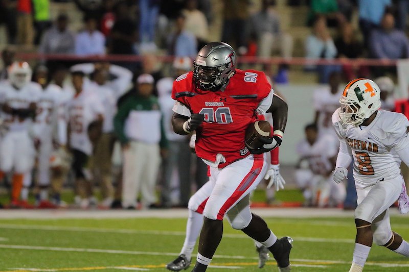 AlecEtheredgeSC's tweet photo. STORY: Tagovailoa connects on 5 TDs as Thompson moves to 8-0 ahead of region championship showdown with No. 2 Hoover https://t.co/qAOMCLc152 https://t.co/NSbFLvqjHF