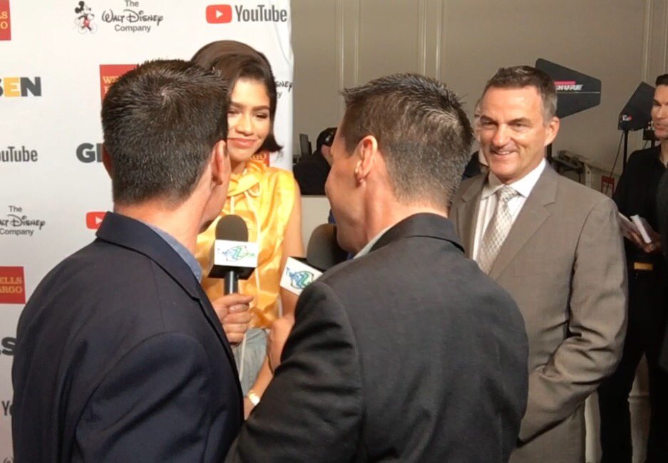 twinzzone's tweet photo. @GLSEN #RespectAwards with @Zendaya talking about her Trailblazer Award and @SpiderManMovie with #SLATEPR and #StephenHuvane https://t.co/96yCcjjQ37