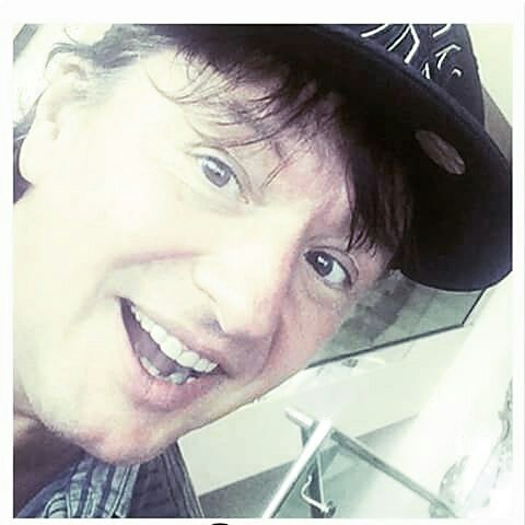 SamboraItalia's tweet photo. Good morning! Happy saturday for all!🎶🌞🌟🎶#richiesambora #richiesamborafan #SamboraAddicted #guitar #guitarist #bluesman https://t.co/XuN0mBne5i