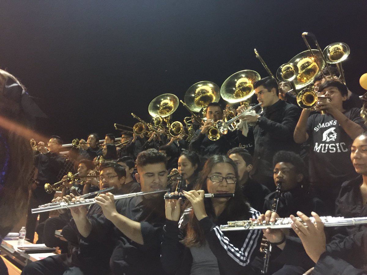 debvasquez's tweet photo. Simons &amp; Garey playing at Garey vs. Ganesha Football Game #proudtobePUSD @SimonsPUSD https://t.co/C4X1FS9Pjy