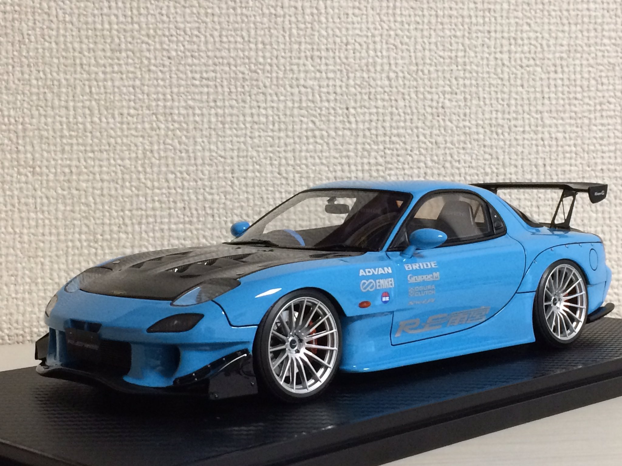 Twitter 上的 こまごめ でかいやつ Ig Re雨宮 Rx 7 です シルバーと悩んで結局こちらの色にしました ブルーといえば個人的にはlbより雨宮です テールランプがかっこいい ただ ややフロント高な車高 Igの味付けはやはりタイヤが大きすぎますね これが無けれ