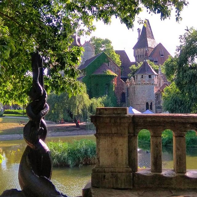 drjustinimel's tweet photo. Reposting @alek_sito:
Y si volvemos a verano? 😕 . . 
#mornings #sunny #wheninbudapest #summer #time #love #photography #trip #cute #pic https://t.co/3kEojfhJlB