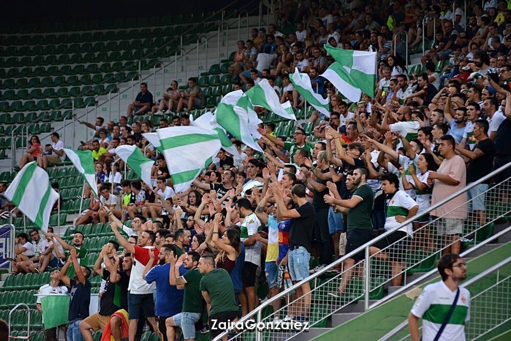 TodoElcheCF_'s tweet photo. Hoy la @Grada1923 y todo el estadio tienen que meter el primer gol, necesitamos los 3 puntos. No podemos fallar, vamos!!! @elchecfoficial https://t.co/BLGsIxp9J5