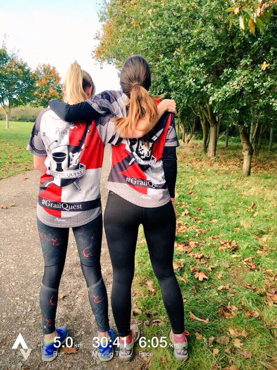 BlondeLilmo's tweet photo. Me &amp; @Arty_Miss_Lang modelling our @GrailQuestRace tshirts at @Swickparkrun -  #partypace wirh @BrotherVogt &amp; @Novice__Runner -GSR tomorrow! https://t.co/6aAEHRq71X