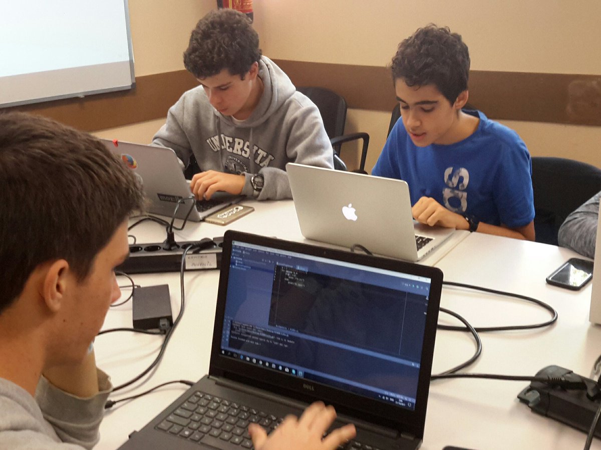 majadajoven's tweet image. Trabajando con Pynthon y Javascript para desarrollar un bot de telegram  #coderdojoMajadahonda