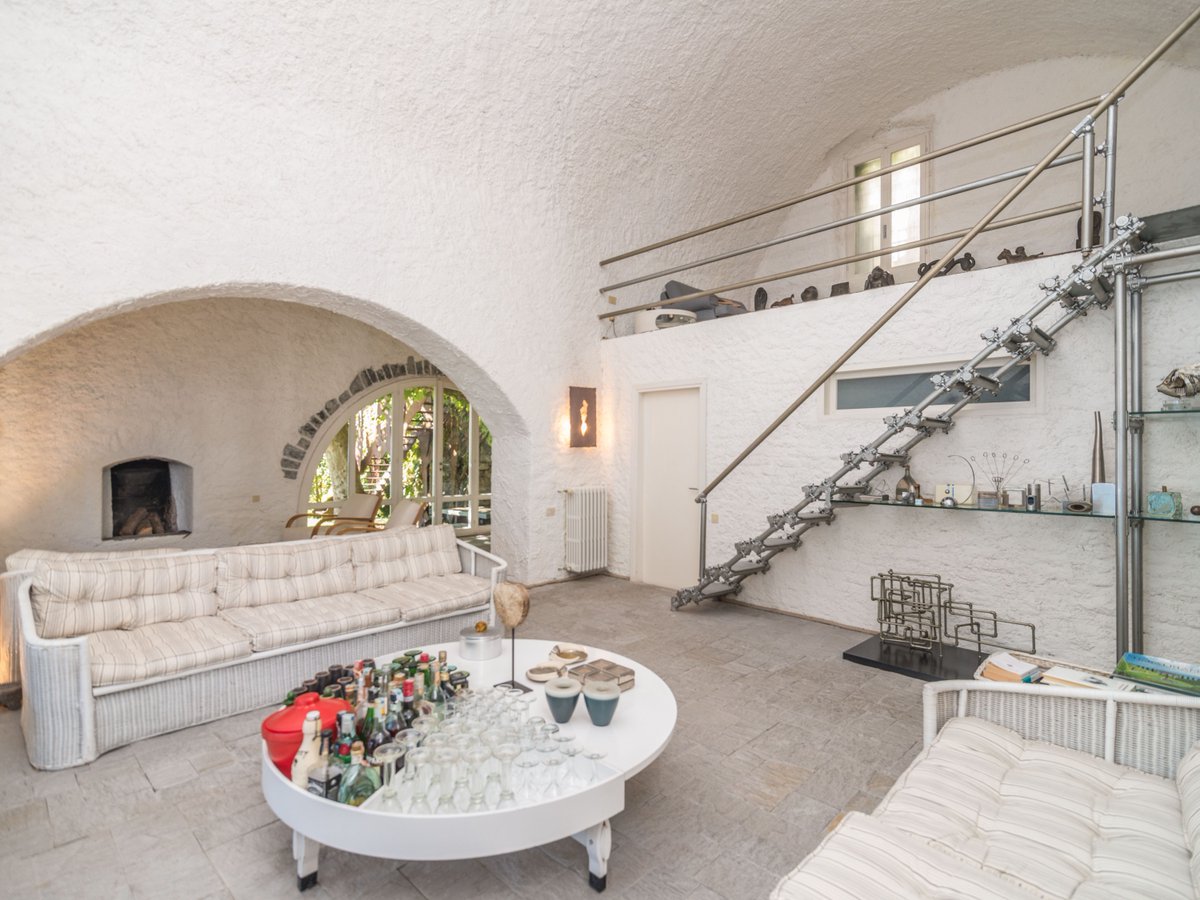 prestigeprops's tweet photo. Gorgeous #LakeComo, #LakesideProperty!
Main home + 9 apartments, garden, private jetty
Historic building. Details: https://t.co/hJOokTsxgb https://t.co/x9lp6ARrkQ