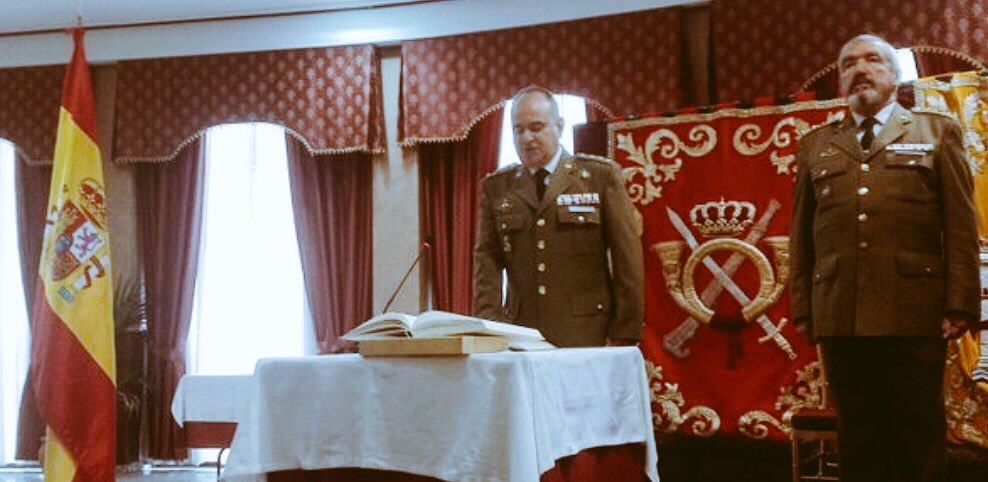 ma_collado's tweet photo. Relevo en subdel. @Defensagob de CR.Gracias Javier Jiménez por tu labor.Enhorabuena a J. Manuel del Hierro, egresado en Derecho en @uclm_es. https://t.co/CR2OQtT1j9