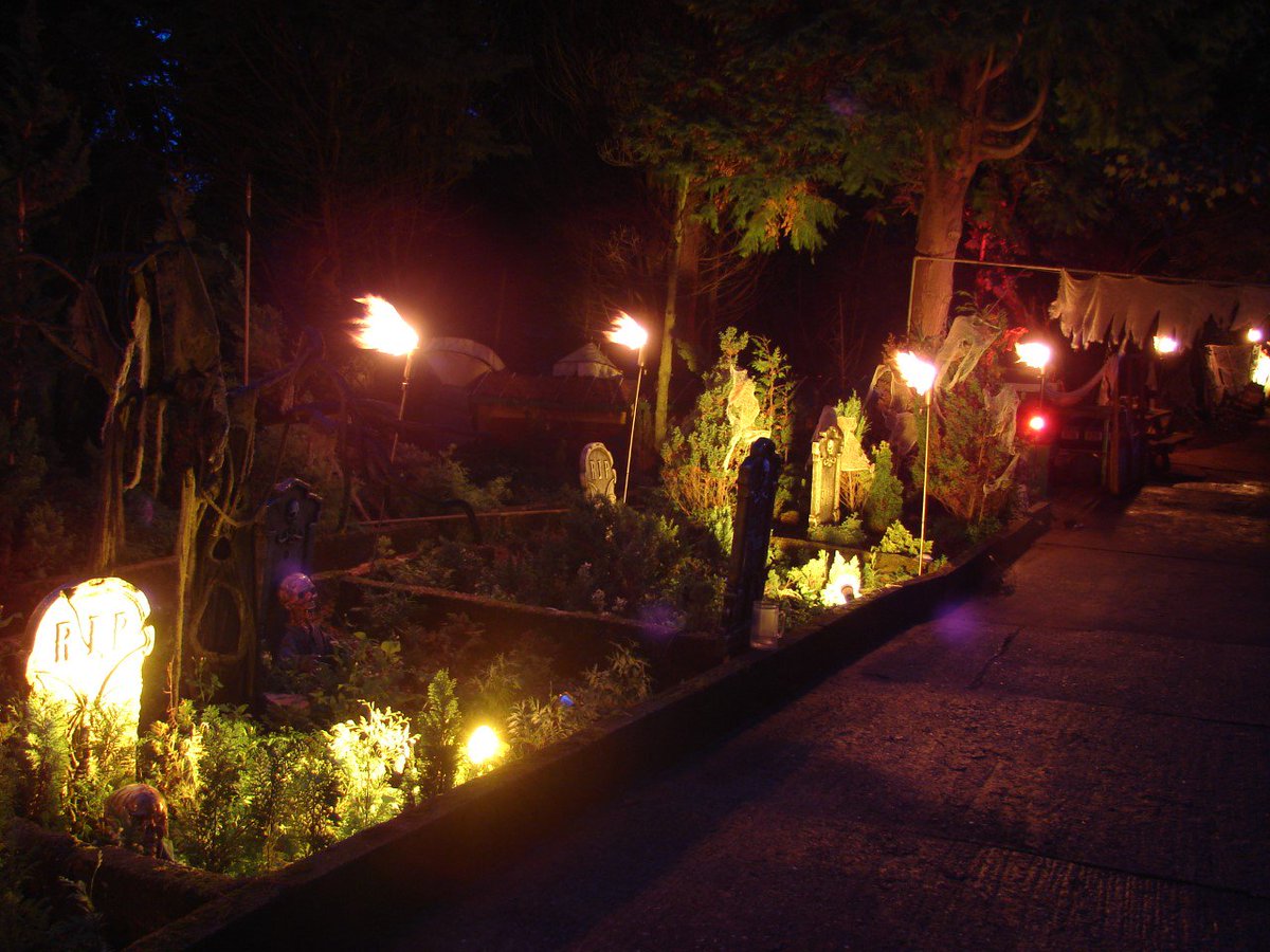 Don't miss our 'Workshop of Horrors' tour during #halloween - every evening from 25th - 31st October! #Devon bit.ly/2wx8K4N