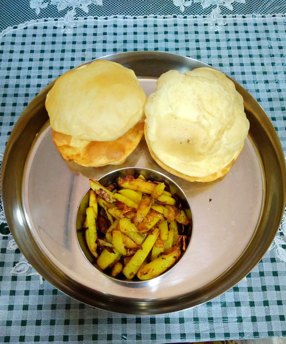 Bagchiis's tweet photo. Treat your brother this #BhaiDooj  &amp; #BhaiPhonta with some #luchi &amp; #bengalialoobhaja 😋 https://t.co/tASNVQMYtD