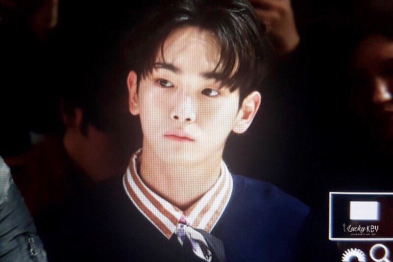 LuckyKey07's tweet photo. 171021 서울패션위크 —#키 #기범 #key https://t.co/EmmWGu2OBN