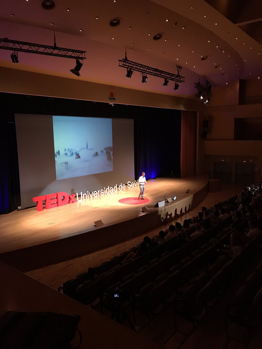 TEDxUSevilla's tweet photo. Nuestro ponente más joven dándonos su cambio de enfoque
@pvidarte_ 
#CambiaElEnfoque #TEDxuniversidaddesevilla https://t.co/pigXo4OZ5f
