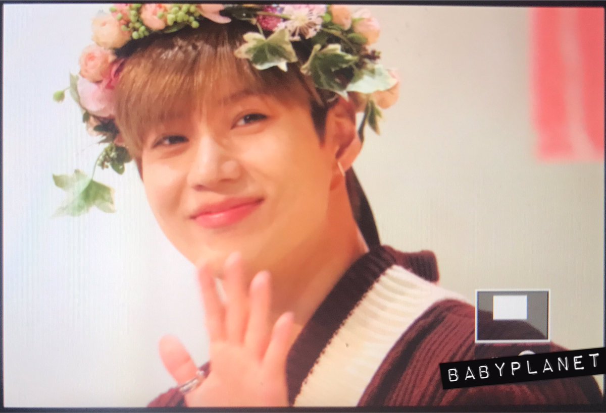 _babyplanet's tweet photo. 171021 태민 잠실 사인회 🌸2
#TAEMIN #태민 https://t.co/T887AQbDwt