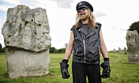 Julian Cope is laughing in the face of being 60 years old today. Happy birthday, drude. 