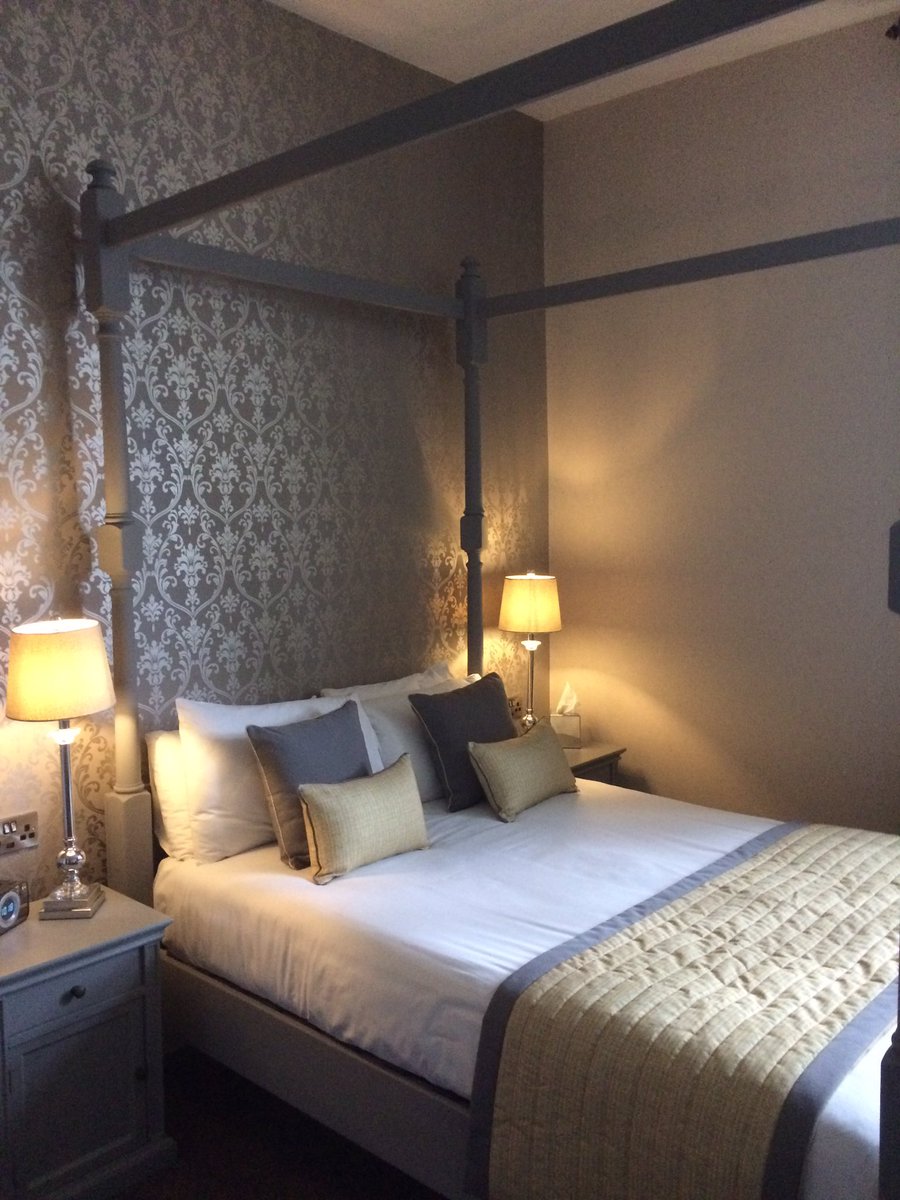 Vanilla_Bay's tweet photo. Delighted with our bedroom makeovers at Walworth Castle Hotel. https://t.co/EXkRhdm3wR
