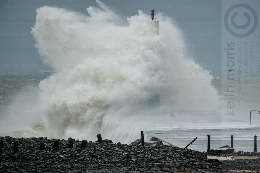 They call me #stormchaser..#stormbrian in #aberystwyth © <a href="/KeithMorrisAber/">keith morris</a> for <a href="/AlamyNews/">Alamy News</a> (and one in @thesun online already..) #weatherphoto