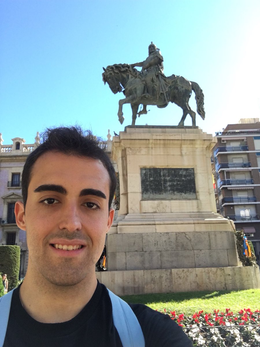 Miguelsuxx's tweet photo. El Rey Don Jaime ๐
#Feliz #Valencia #MMvalencia #MedioMaratonVLC #MediaMaraton #Atope #Vamos #VamosAhi #Dale #Go #MMVLC #VLC https://t.co/WKd3iKzpQh