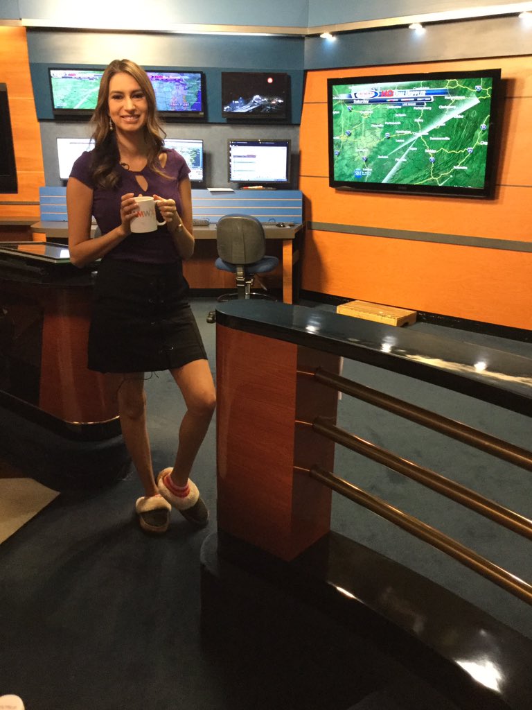 ChelseaAmbrizTV's tweet photo. Good morning everyone! I'm armed with coffee in my #AMWeather mug and my slippers to stay warm in the studio! Last full forecast is next! https://t.co/hzEi3VuY0V