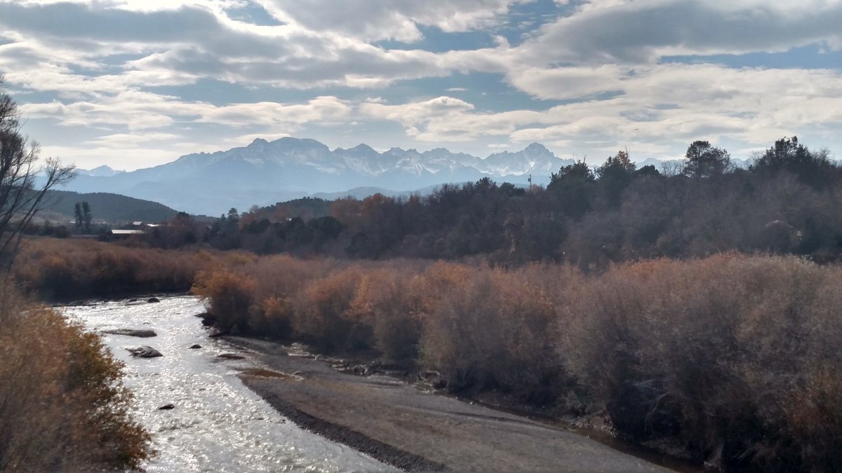 420cure's tweet photo. What a view to enjoy toke. Getting stoned in the Rockies. #OpioidEpidemic #opioidcrisis #MMJ #MuchLove #420 https://t.co/jGETujkIl8