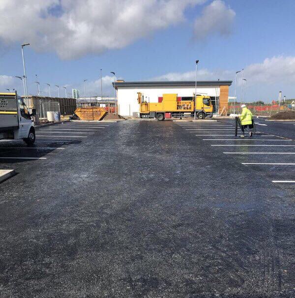 ResurfAsphalt's tweet photo. Need a footpath, car park, road, estate road, driveway? We can help 50+ yrs experience in #asphalt #macadam surfaces https://t.co/Fgjf1TEES1 https://t.co/jC7hlQHsSY