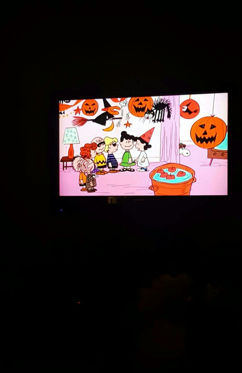 MaberUndead's tweet photo. Kept it chill tonight w/ a classic movie & this tasty beverage (& yes there's caramel for another time) #31DaysofHalloween #31DaysofPumpkin https://t.co/1S7lFJxTxz