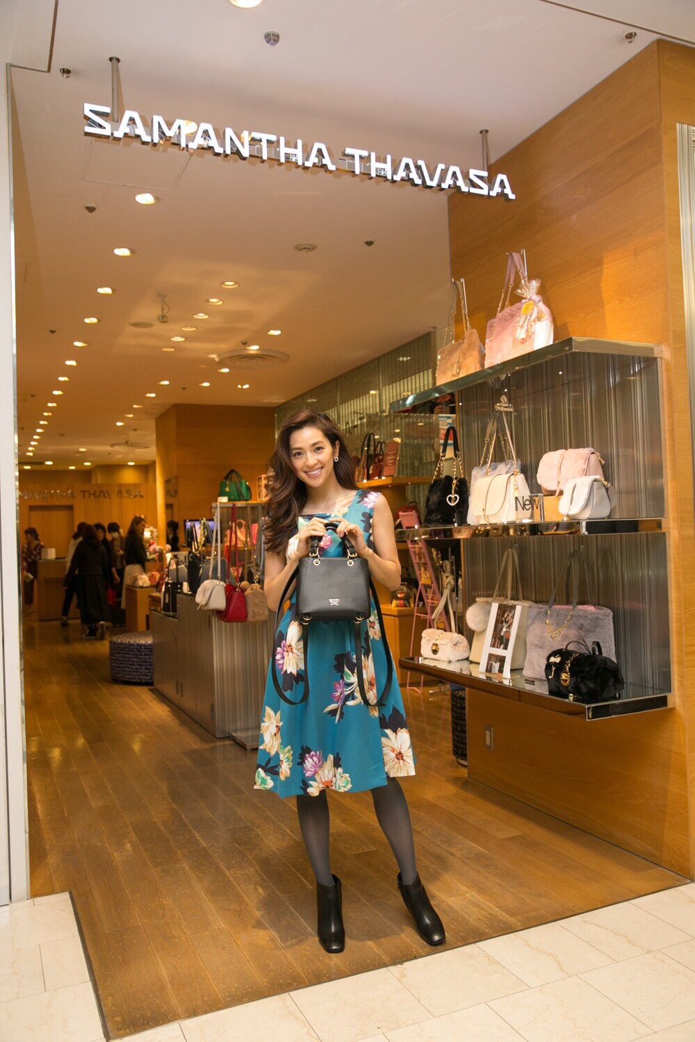 Samantha Group Official Information Di Twitter 今日は立川 新宿と 中村アンさんがサマンサ のショップに遊びに来て下さいました アンちゃん着用のバッグはサマンサの今季オススメのneoルイーザのナノサイズ 3wayの優れものバッグです そして Samantha Group Official Information Di Twitter 今日は立川 新宿と 中村アンさんがサマンサ のショップに遊びに来て下さいました アンちゃん着用のバッグはサマンサの今季オススメのneoルイーザのナノサイズ 3wayの優れものバッグです そして