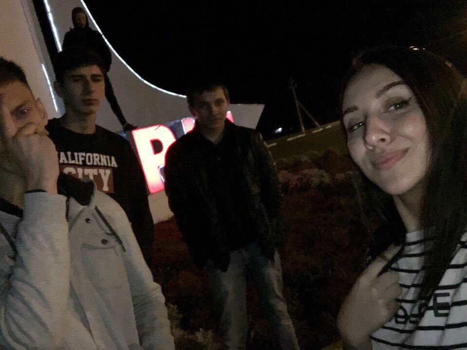 Young_Drunk_'s tweet photo. Вышел побухать во дворик , оказался в Марксе https://t.co/9FID9f43ZR