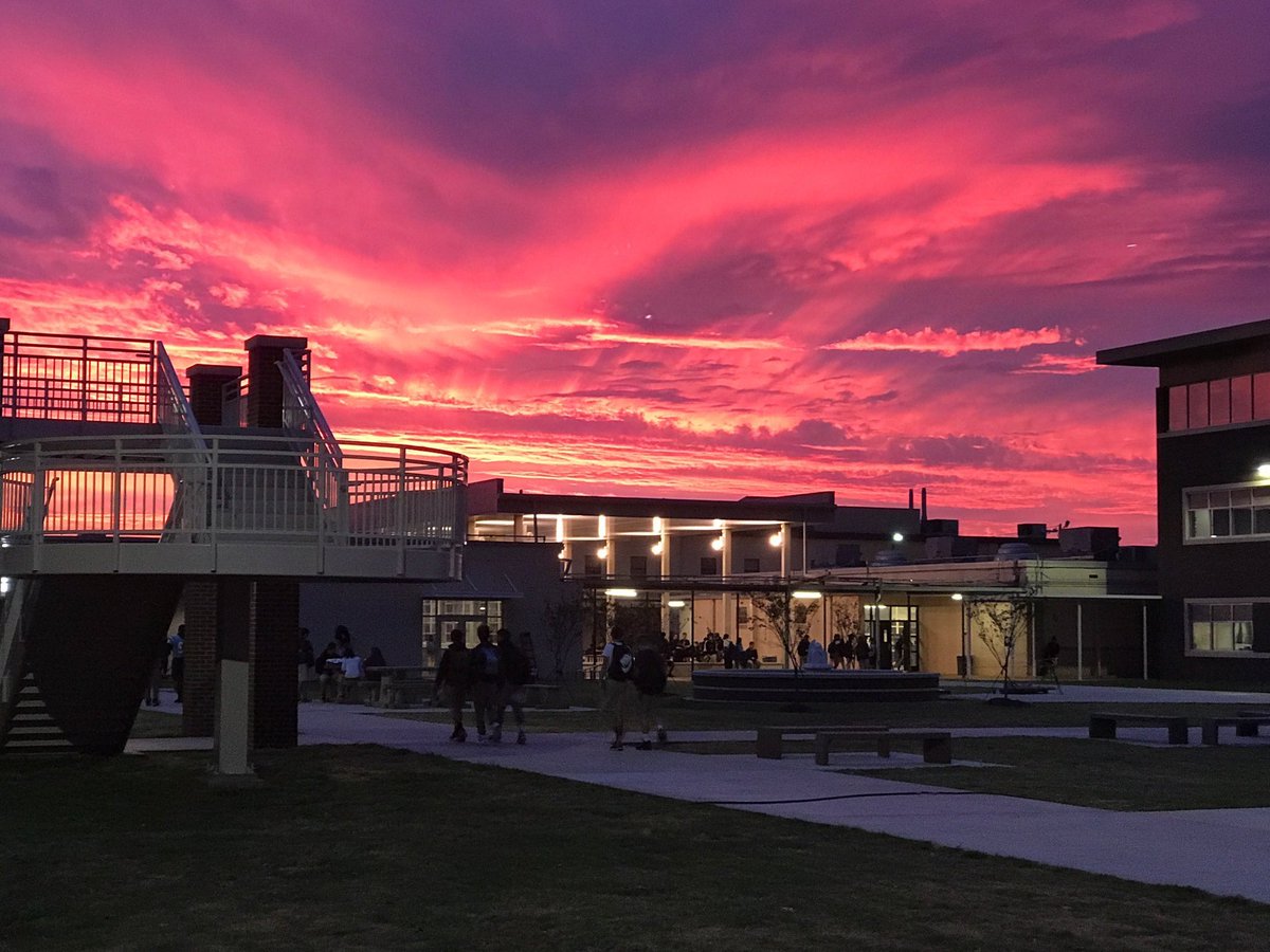 ericatgibbs's tweet photo. remember airline high school's courtyard? this is him now. 

feel old yet? https://t.co/aS8wicblRR