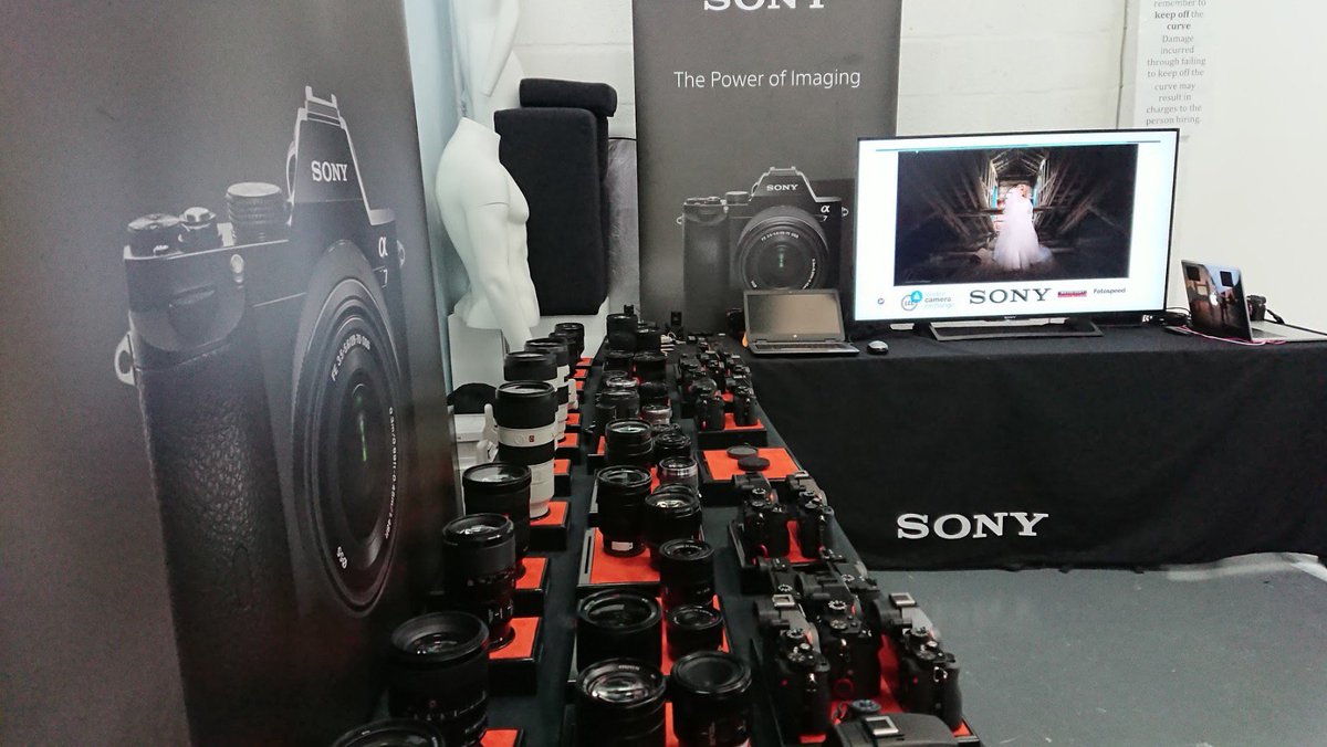terrydonnelly01's tweet photo. Teaching studio and Location workshop for @Sonyuk and @LCEOffers @LCELeamington with @Jennaju_MA and @markbaberphoto lit with @Rotolight https://t.co/GK5gt2ZddT