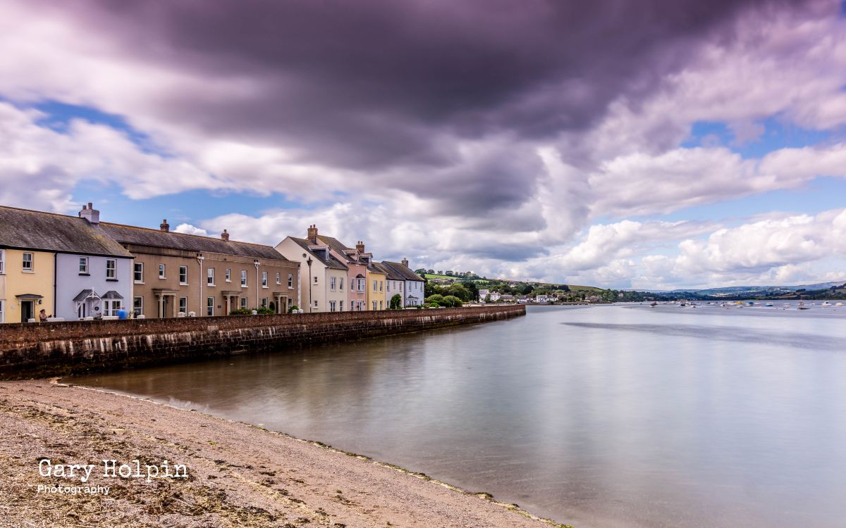 GaryHolpin's tweet photo. Good morning! As we have #StormBrian to contend with today, here are some #stormy shots to start your Saturday! 🌂☂️💦🌪☔️🌂💦☂️🌪 https://t.co/TvxuU1wfWD