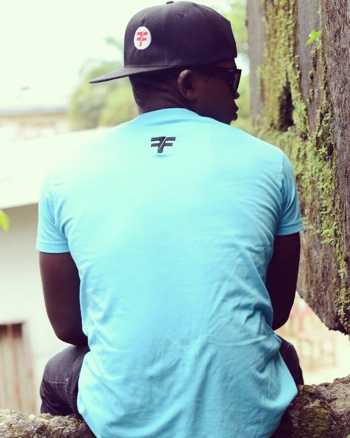 FidyFru's tweet photo. Keep looking right.
Positive vibrations!
Happy weekend.
#Faith&amp;Fortify https://t.co/Ll6bOfvzgi