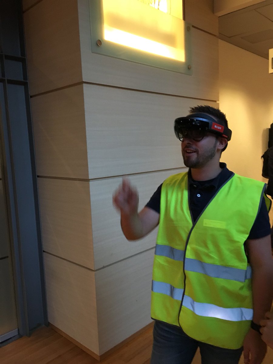 Mceev11's tweet photo. Wil je ook Hololens proberen? Kom langs bij @spikesnv op #spsbe https://t.co/1og3Sir1gM