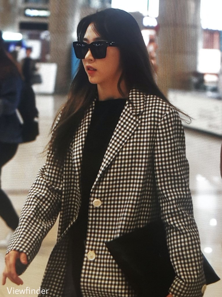 171021 출국 #마마무 #문별 프리뷰
문이사님 출장 가십니다🛫