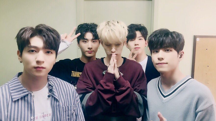 day6official's tweet photo. #DAY6 Live &amp; Meet in North America
@ LA MIRADA THEATRE

LA에서 만난 마이데이들! 고마웠어요❤️
Thank you My Day in LA for coming today❤️

#DAY6inLA https://t.co/6hfkZ3RErK