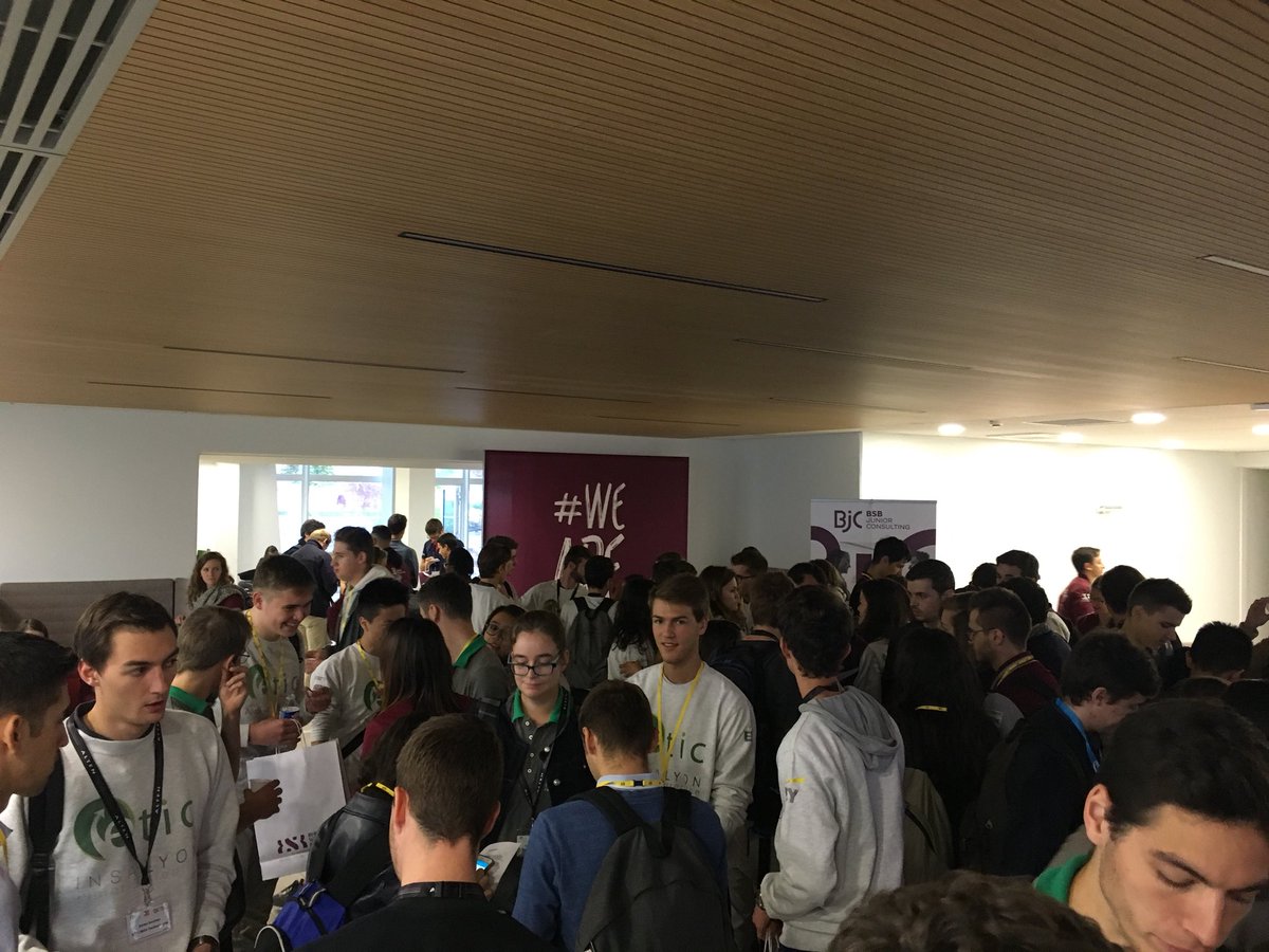 cnje's tweet photo. Les #JE sont arrivées à @BurgundySB pour le #CRACE17 organisé par @BsbjcJe https://t.co/WhHBMtaZ36