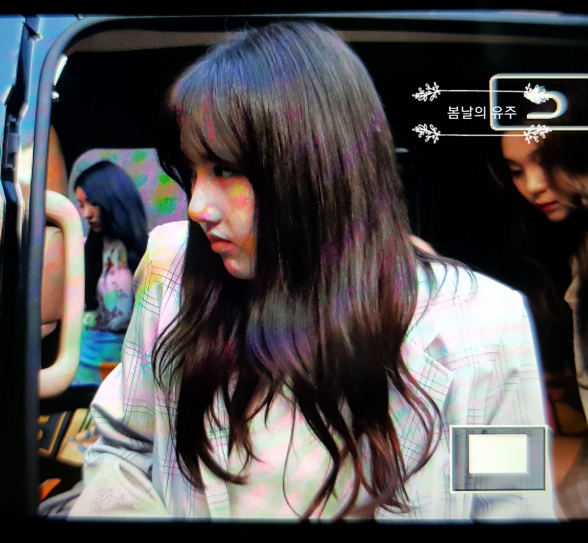 I_GFRIEND's tweet photo. 171021 유주 생파 출근길 예린 프리뷰 @GFRDofficial #여자친구 #예린 #GFRIEND #YERIN https://t.co/1mqTOplOiE