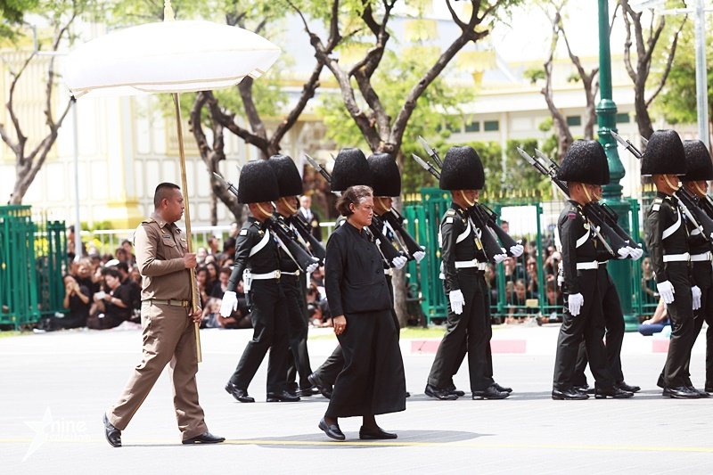 NineEntertain's tweet photo. สมเด็จพระเทพฯ เสด็จฯไปทรงซ้อมใหญ่ริ้วขบวนพระบรมราชอิสริยยศ งานพระราชพิธีถวายพระเพลิงพระบรมศพพระบาทสมเด็จพระปรมินทรมหาภูมิพลอดุลยเดช https://t.co/ikF6yoMiai