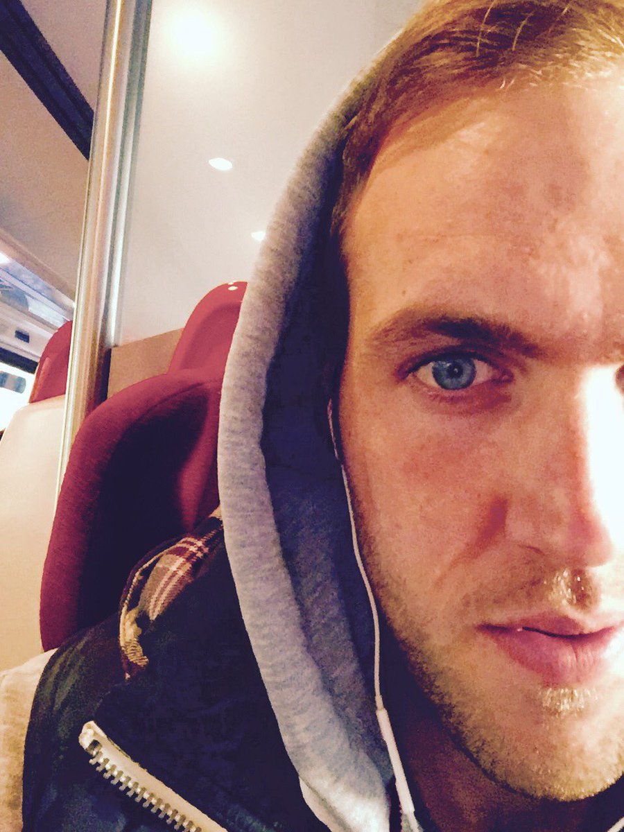 LostIn_Motion's tweet photo. Wakey-Wakey @PeteMaxey on route and ready for a day of writing 😝 #TheJoys #LondonHereICome https://t.co/GpkuGWsmV8