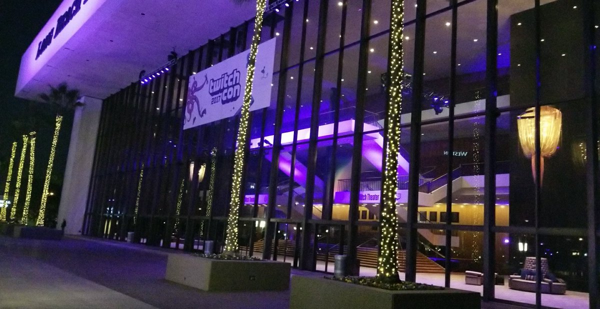 VeryGroggy's tweet photo. Successful first day at #TwitchCon Thanks to everyone that made it an amazing experience!! #Twitch #SuccessfulFirstDay https://t.co/rTGqg0t6ID