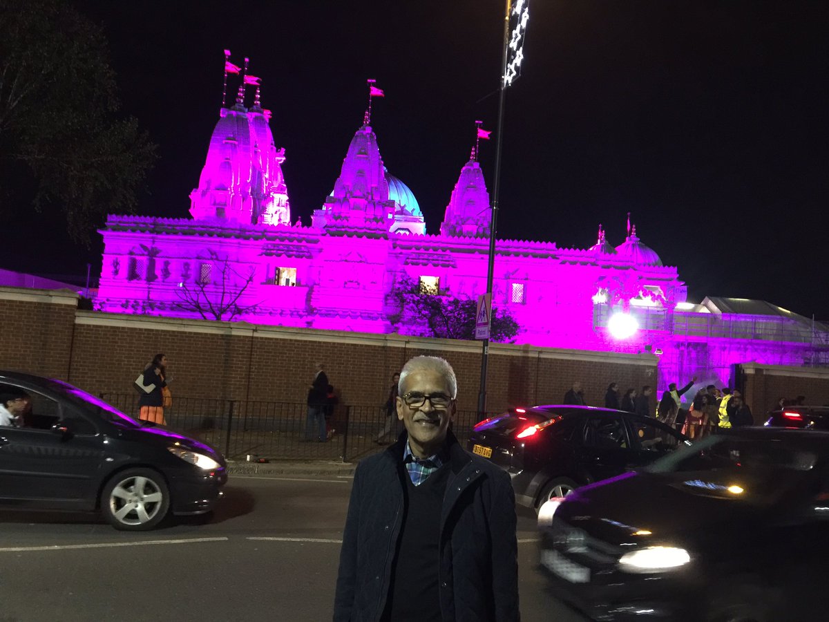 drmahendrapatel's tweet photo. Seeking strength and comfort through prayers, blessings and inner warmth of the divinity at the stunning @NeasdenTemple definitely a #homeforme #Diwali2017 celebrations fab atmosphere https://t.co/g4Gk6gVdNg