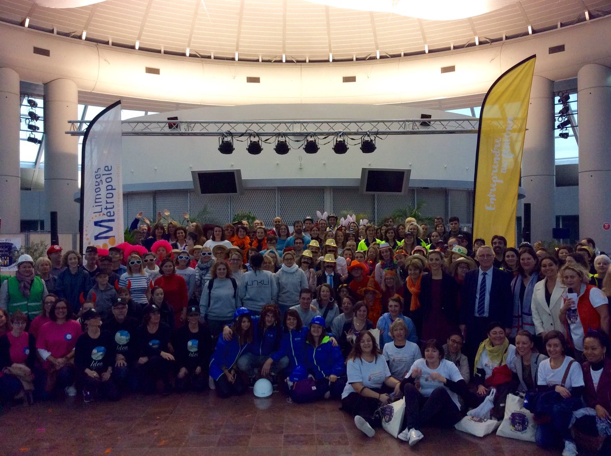Prefet87's tweet photo. #Économie #mixité La directrice de cabinet de @Prefet87 lance le 1er Rallye des Pépites @RDPepites #Limoges Découverte des #entreprises https://t.co/2v5f5Murhd