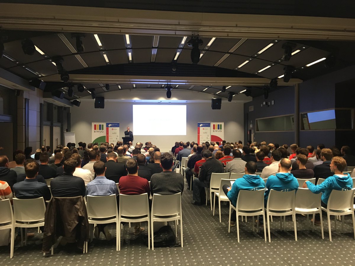 eliostruyf's tweet photo. Great to see a full room at #SPSBE https://t.co/nGrM4fhsRX