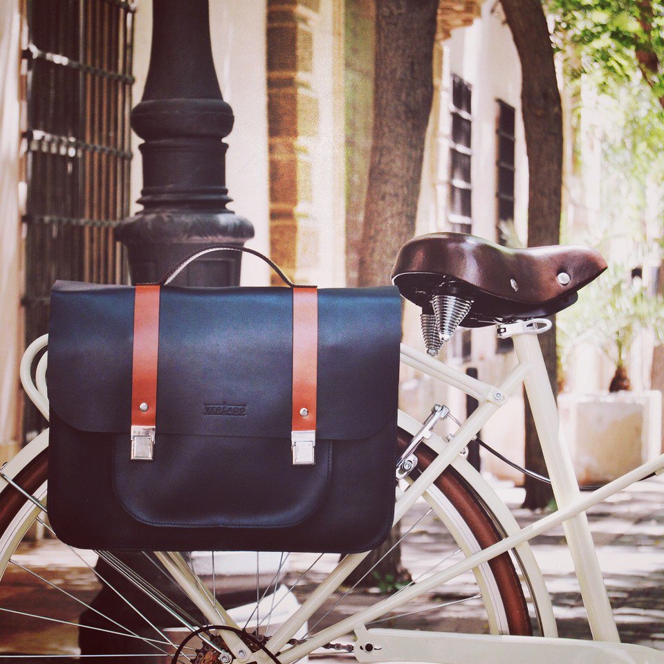 versadobags's tweet photo. Let's go for a walk 🚲🚲 https://t.co/4YOazCakPB