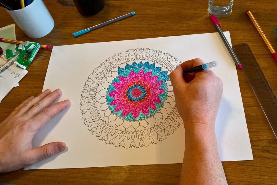 FindingBoris's tweet photo. #ArtandMinds Social Group creating mandalas earlier this week. Join us Wednesday mornings at Wellspring House #RadcliffeRocks https://t.co/BXXYjjwkjk