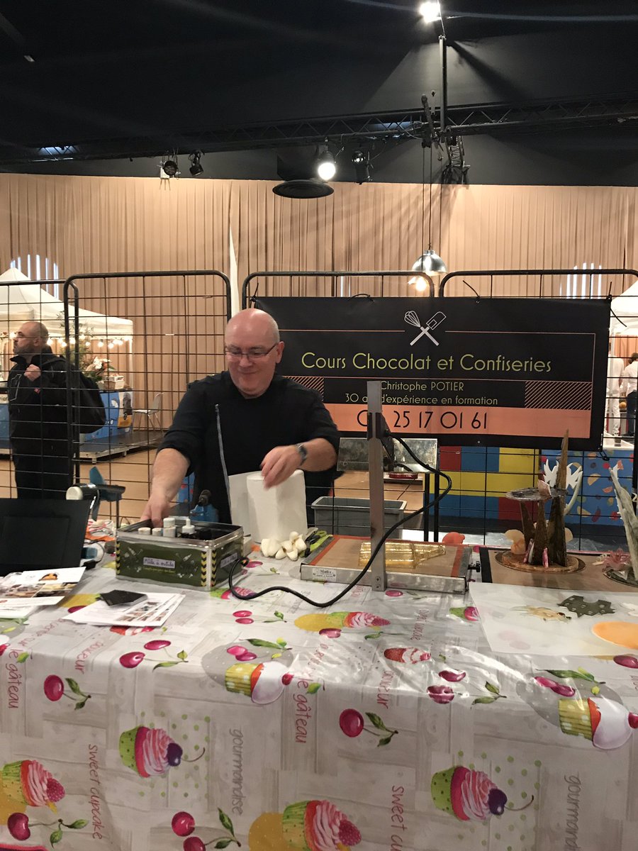 FloBoo75's tweet photo. Le salon de l'alimentation pour enfants, #Bon c'est maintenant ! On vous attend nombreux @Olivier_Chaput @AudreyAnidjar  🍆🥕🍐🥒🍎#Villejuif https://t.co/j00mFWsMsS