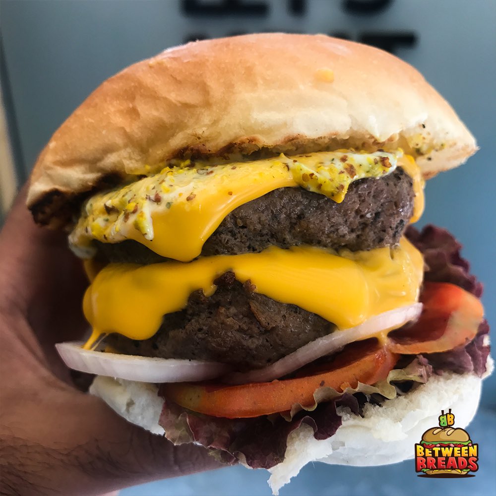 BetweenBreads's tweet photo. This is what a perfect weekend looks like! 🍔🤤 https://t.co/fPzfaUzCRH