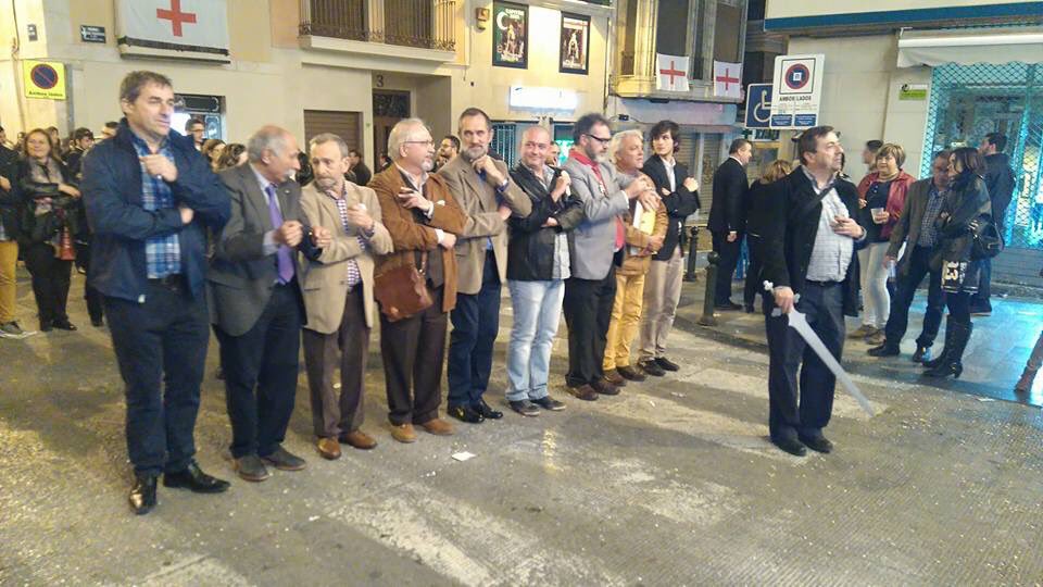 FilaVascos's tweet photo. #MigAnyAlcoy2017 #entraeta a les 23:30 🕦 desde baix 😀🎶🎶🔝🕺🏻
@MorosiCristians @CopeAlcoy @ARAMULTIMEDIA https://t.co/zBsTtyIf0l